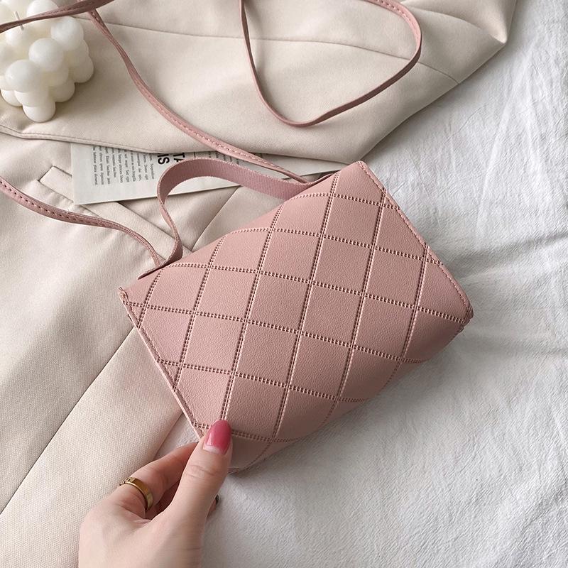 2025 Spring/Summer Women's Diamond Embossed Crossbody Bag - Fresh & Age-Reducing Design