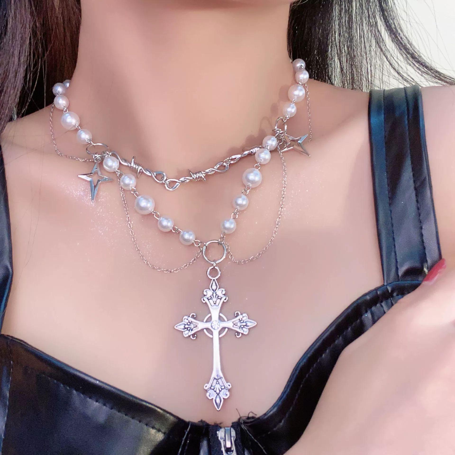 

Y2K Темний Ябі Герл Багатошаровий Чорний Намисто Хрест Кажан - Солодкий, Крутий Аксесуар