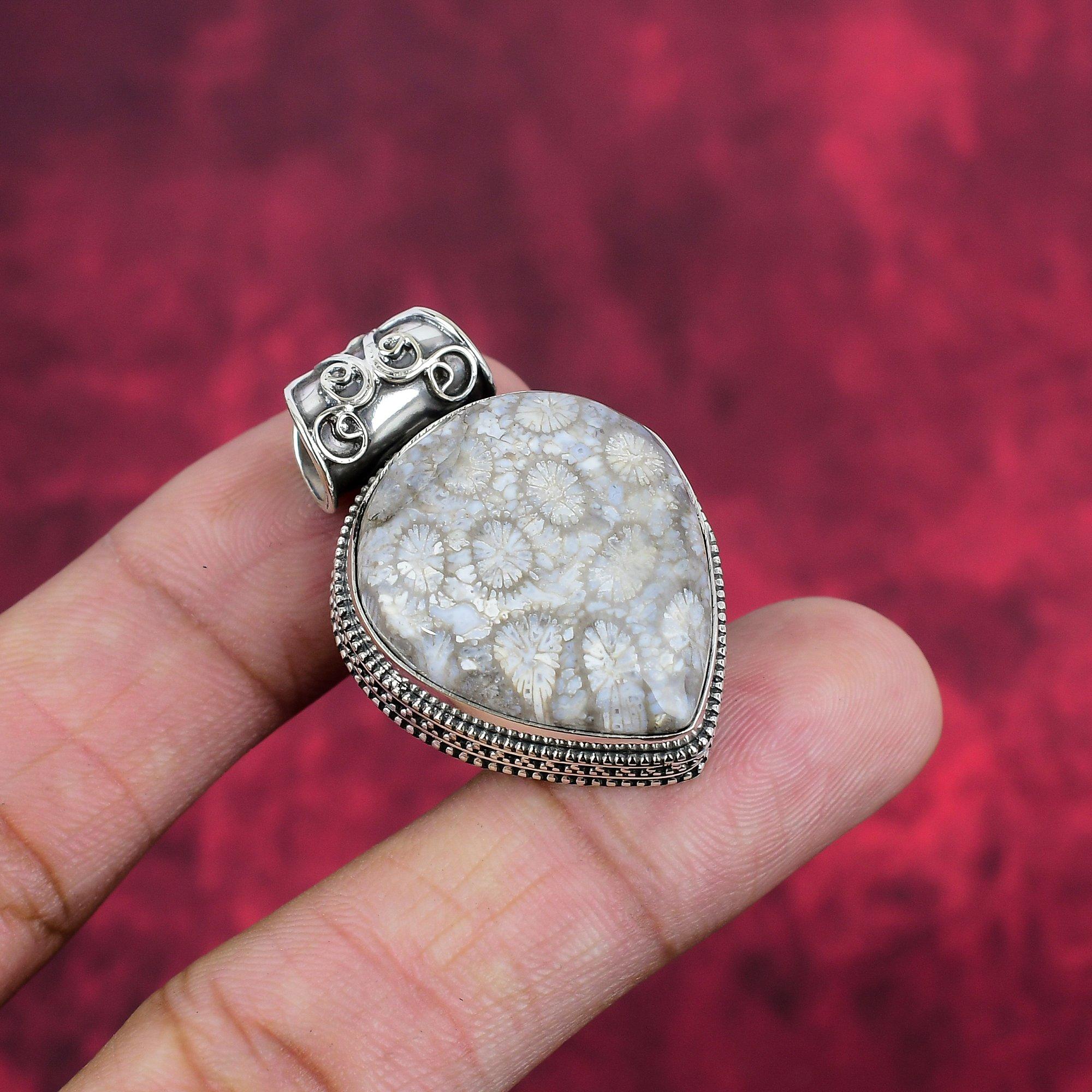 

Подвеска из ископаемого коралла из стерлингового серебра 925 пробы, ювелирные изделия ручной работы с драгоценными камнями, подарки для жены, абсолютно новый ювелирный кулон 1.57 Inches белый