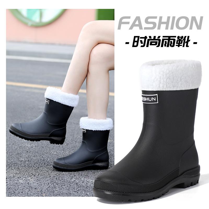 New rain shoes women's medium tube thick-soled velvet water shoes lightweight non-slip water glue shoe cover shoes fashion