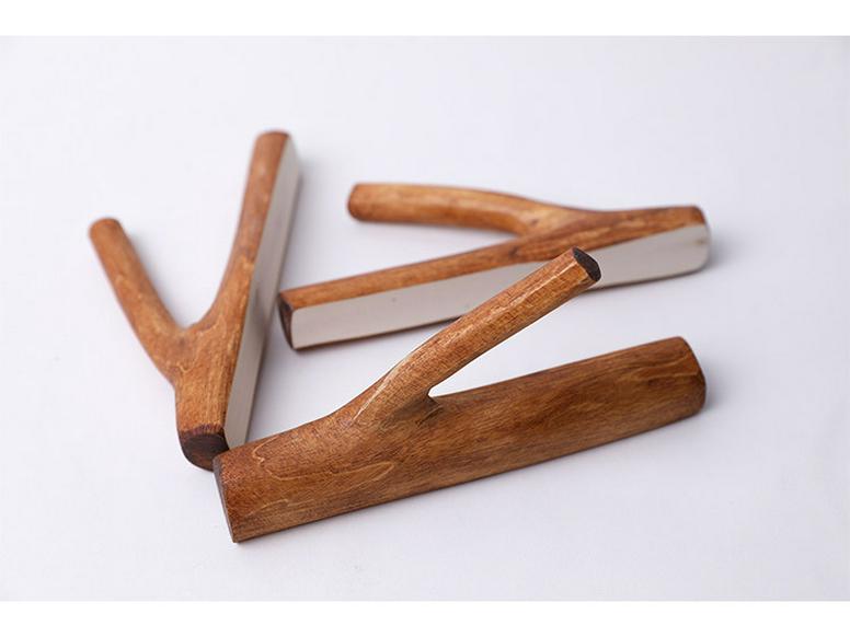 Nordic Retro Solid Wood Tree Branch Wall Hook for Pastoral Decor