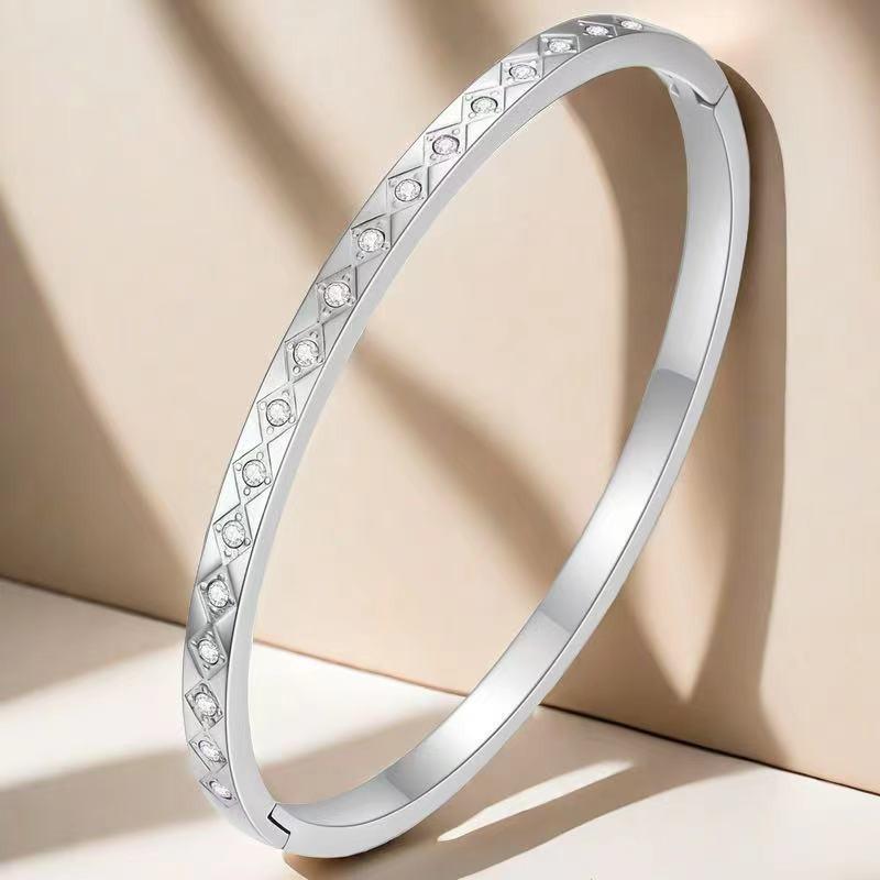 Bracelet Girls Niche Titanium Steel Jewelry Premium Sense Ins Wind Nail Opening Jewelry