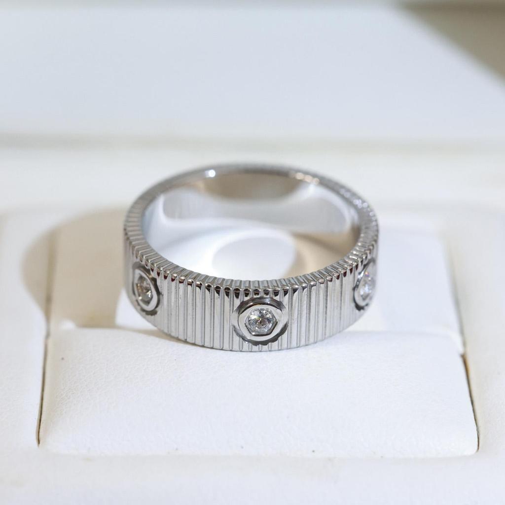 High Quality Version 6 Diamond Version Three Color Ring for Daily Wear Exquisite Craftsmanship for Men and Women Gifts for Men and Women Birthday Gift