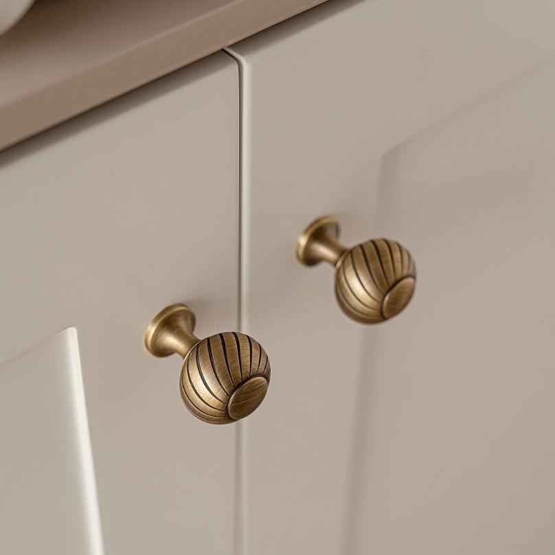 Mânere din Alamă Antichizată Periată Mânere de Lux pentru Dulapuri de Bucătărie Buton pentru Sertar de Dulap sau Comodă Mânere Tip Scoică Accesorii pentru Mobilier