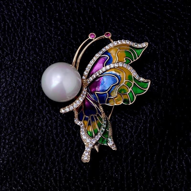 Fashion Elegant White Pearl Butterfly Brooch Elegant Light Luxury Corsage Pins Versatile Jewelry Clothing Accessories Gifts