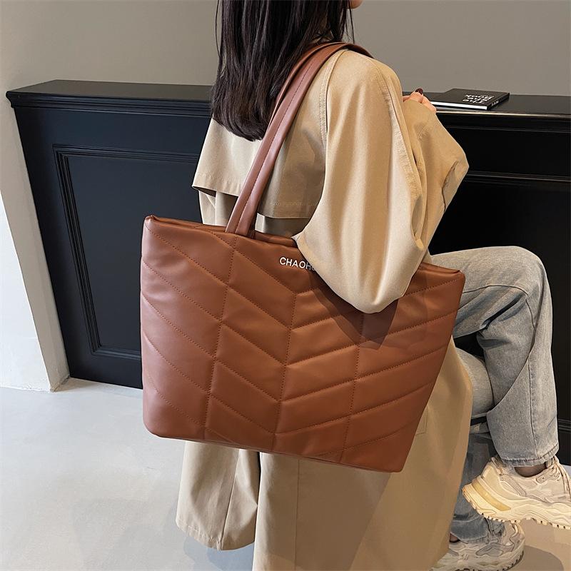 2025 New Pu Bag Cotton Clothing Bag Handbag Commuter Rhombus Shoulder Bag Large Capacity Tote Bag