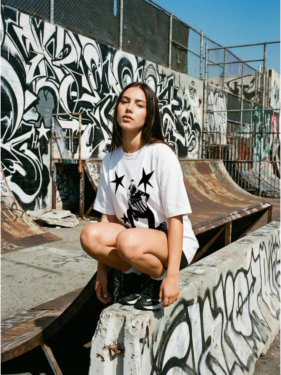 Oversized thick Y2K T-shirt with pinterest print M