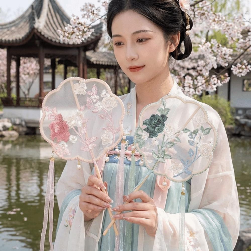 Long Handle Circular Fan Decorative Floral Pattern Silk Fan Elegant Hanfu Fan Wedding Favors