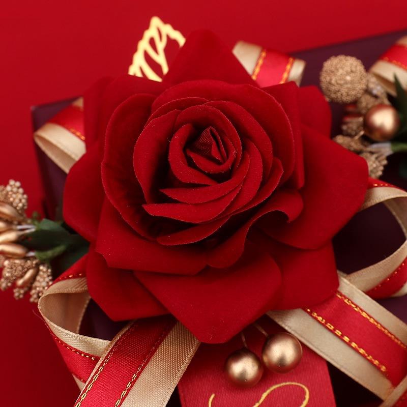 Corsage Wedding Set: Family, Groomsmen & Bridesmaids Boutonnieres for Welcoming Parents.