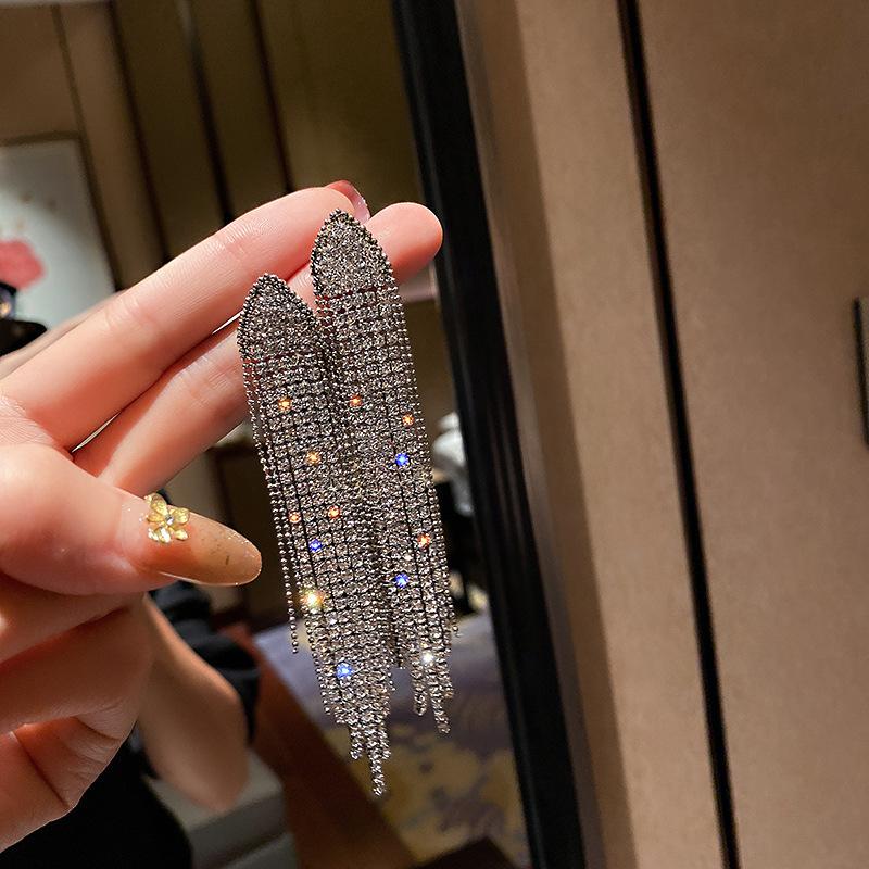 Hochwertige Silbernadel Zirkon Blume Fransenohrringe Europäische und Amerikanische Leichter Luxus Temperament Ohrringe Retro Nischenohrringe