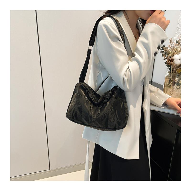 Soft Leather Large Capacity Artistic Shoulder Bag Korean Commuter Underarm Bag Fashion Relaxed Tote Bag Women