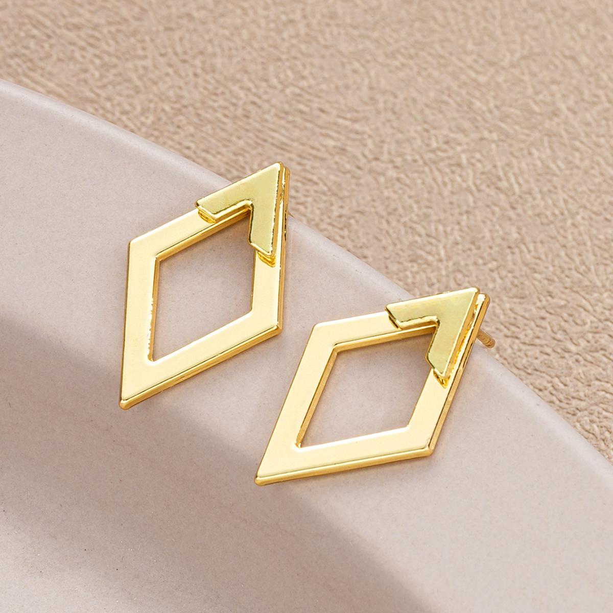 New Light Luxury Zircon Stud Earrings for Women Gold Plated Exquisite Minimalist Copper Metal Geometric Earrings Wedding Jewelry