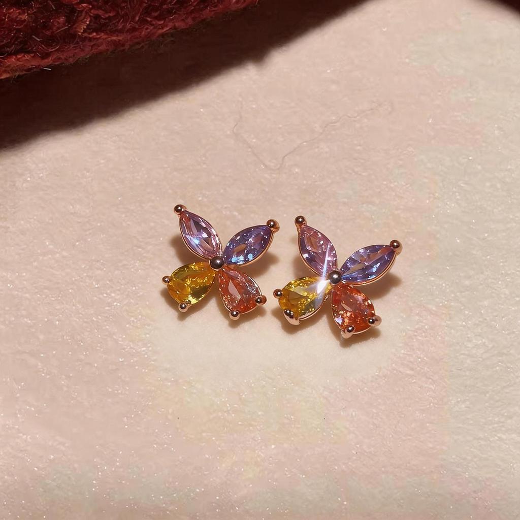 Silver Needle Zirconia Water Drop Flower Stud Earrings - Exquisite, Sweet, Fresh, High-End Ear Jewelry.