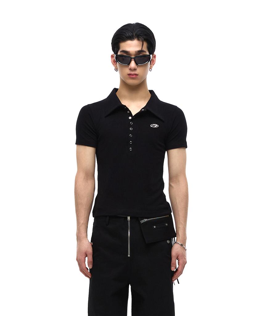 MORE THAN BLACK Logo Snap Collar Half Sleeve