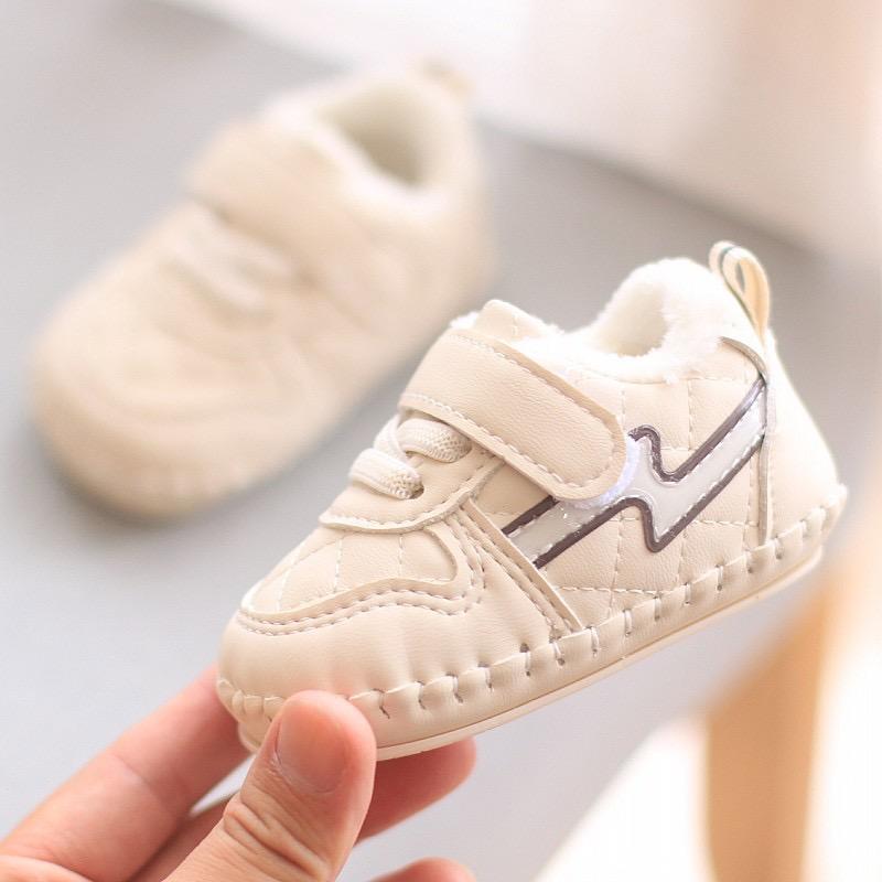 Winter One-year-old Boys and Girls Baby Walking Shoes Soft Soles 6-12 Months Infants and Young Children Shoes Warm Cotton Shoes Fall