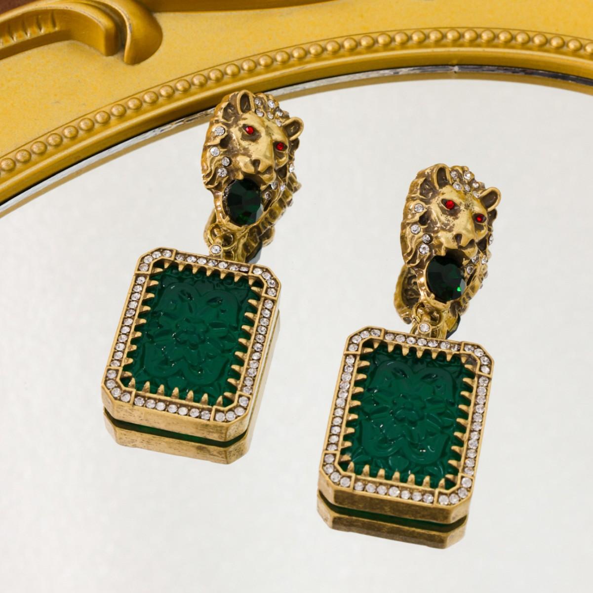 Винтажные антикварные украшения с ощущением роскоши, featuring ретро-королевский стиль, квадратные серьги с головой тигра. Шипованные серьги