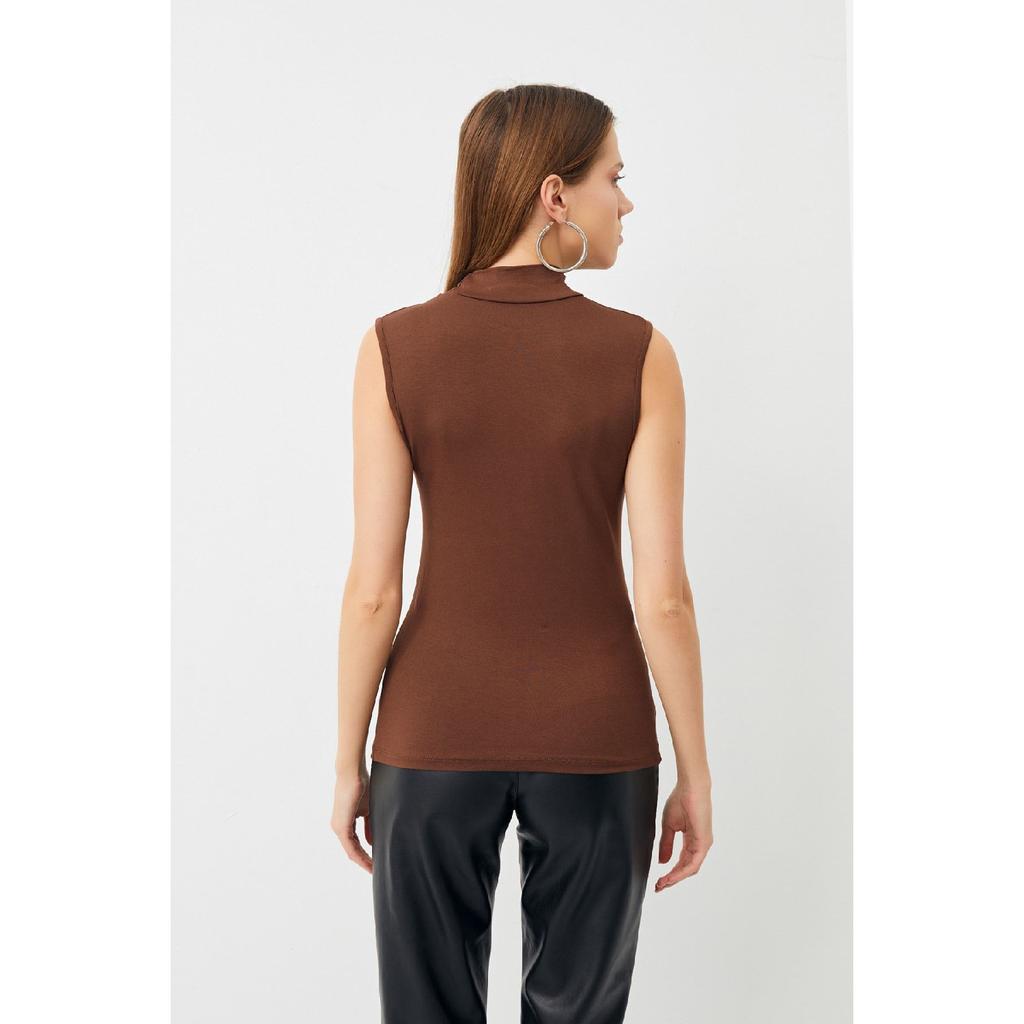 Dámské bílé tělo bez rukávů