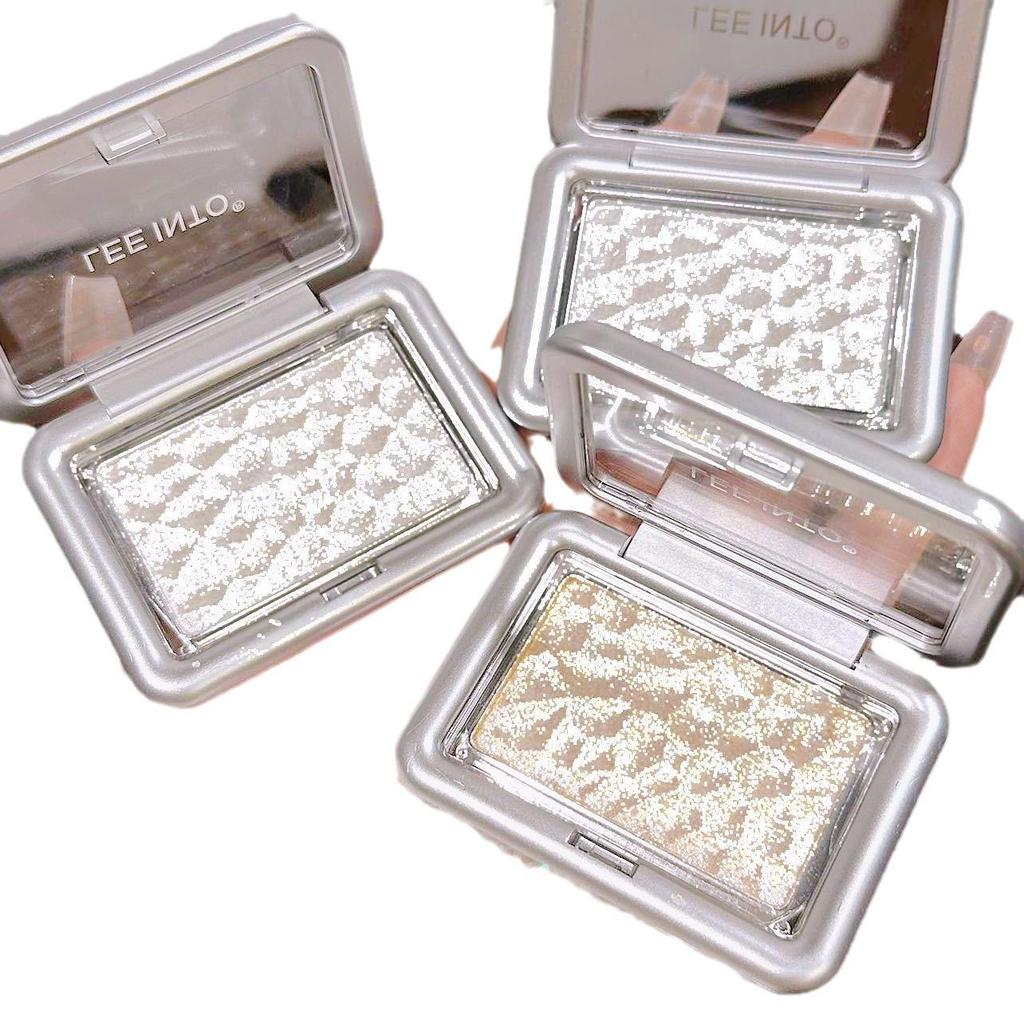 LEEINTO Dreamy Ripple Highlighter: Natural Shimmer Blush for Contouring and Body Brightening.