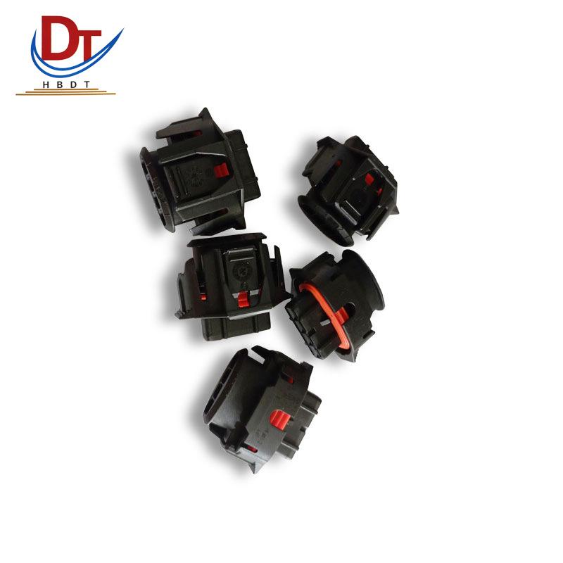 Automotive Wiring Harness Connector 1928403736 - Plastic Plug-In Component, Domestic Type with Plastic Shell