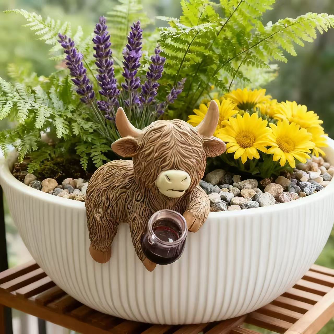 

Cow Pot Hanger Personalized Beer Drinking Yak Ornament Garden Pot Edge Decor Fun Cow Figurine For Balcony