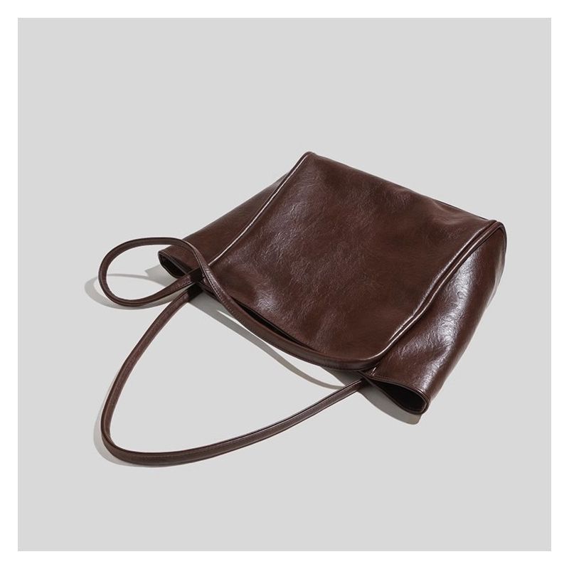 Premium texture large-capacity bag women's new light luxury niche design single shoulder super fire commuter tote bag