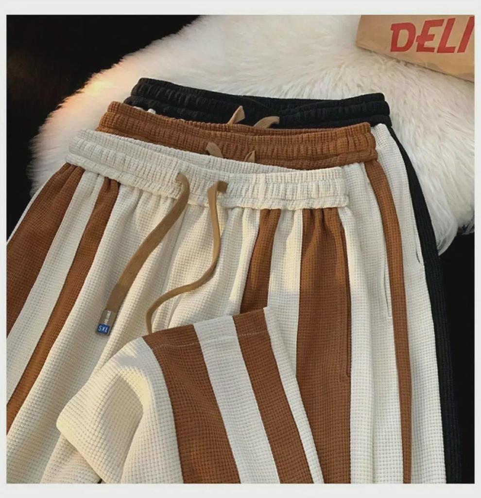 Herren-Sport-Jogginghose im amerikanischen Stil mit lockerer Passform und Kontrastnähten und weitem Bein für Frühling/Sommer