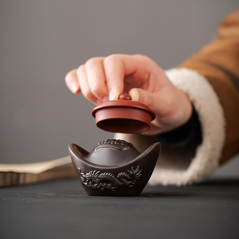 Chinese Zisha Clay Teapot Lid Stand Tray with Dragon Design Vintage Style Creative Tea Ceremony Accessory for Gongfu Tea Brewing