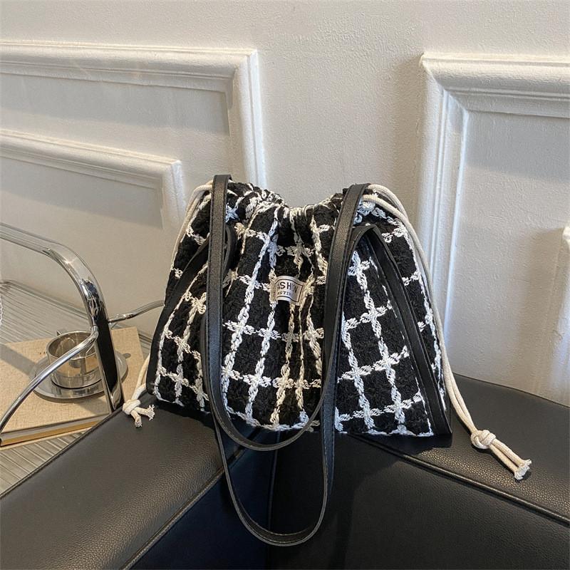 Trendy Plaid Large Capacity Korean Style Tote Bag For Women 2023 Chic