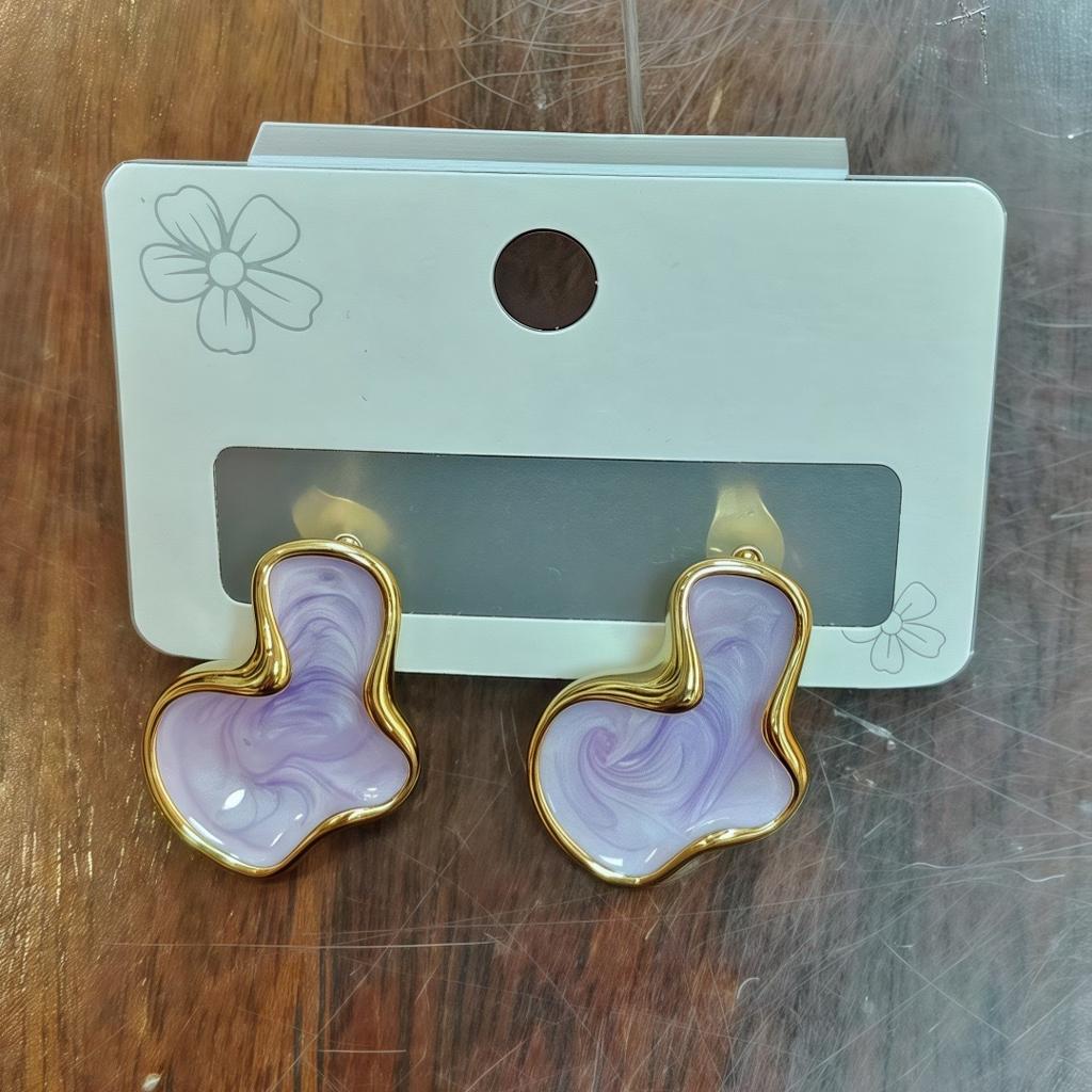 Artistic Abstract White Black Pink Color Cloud Irregular Stud Earring for Women Temperament Ear Jewelry Simple Party Gift