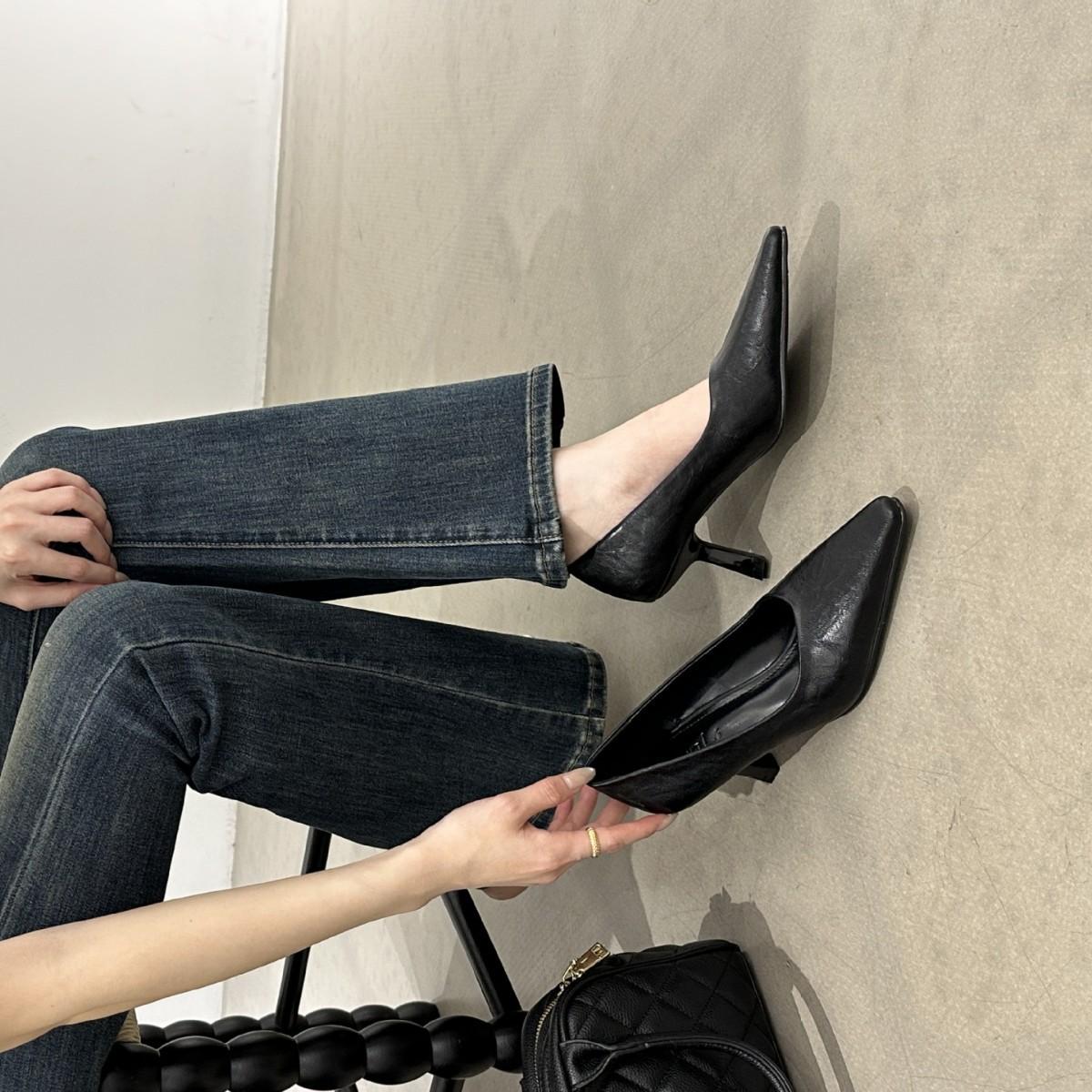 Niche Fashionable Temperament Pointed Tip Thin Heel Single Shoes Women S Versatile Commuter High Heels 35