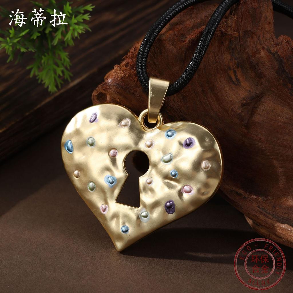 New Enamel Color Love Lock Leather Rope Long Pendant, Women's Exaggerated Hollow Heart-shaped Leather Rope Long Necklace