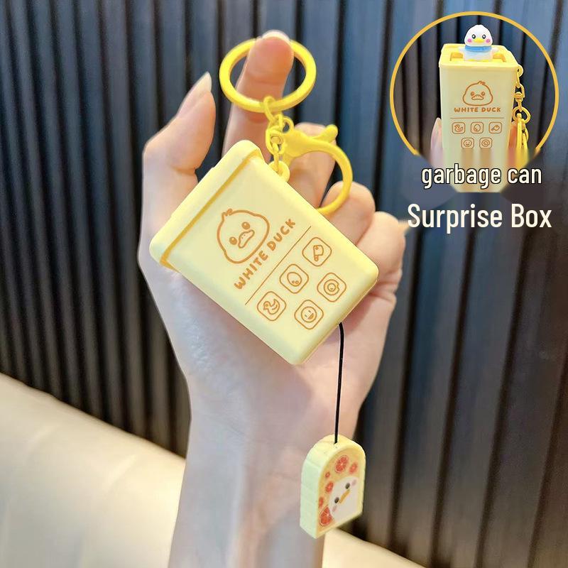 3D Stereoscopic Astronaut Surprise Cute Cartoon Keychain Pendant Decompression Toy жёлтый