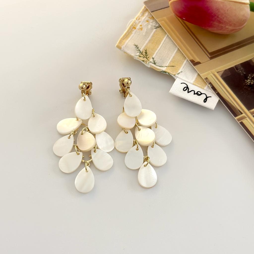 French Long Mother Of Pearl Clip On Earrings Exaggerated Fringed Flower Design Elegant Petals For Non Pierced Ears