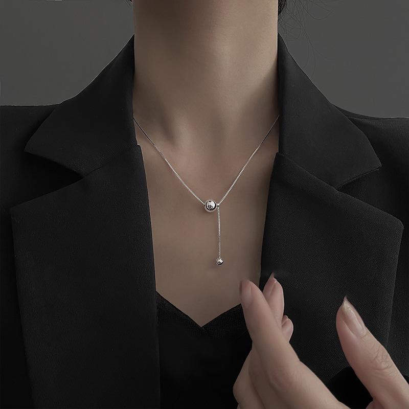 Diamond-encrusted love fringed necklace, personalized versatile collarbone chain, light luxury sweater chain, necklace accessories for women