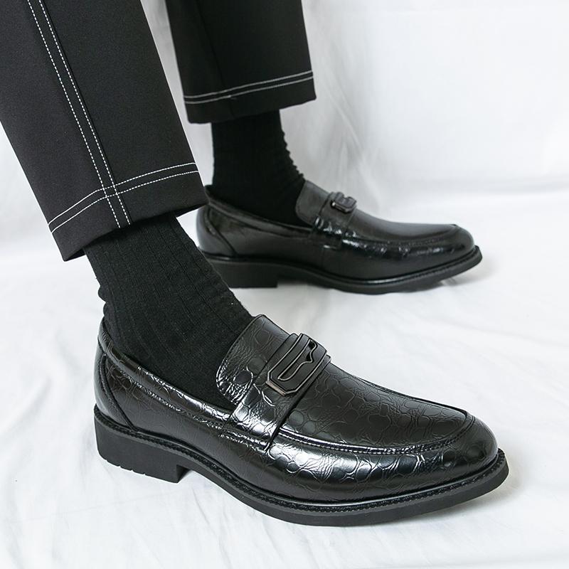 Men Retro Loafers Leather Shoes Formal Business Flats Slip on Shoes Wedding Dress Prom Black Shoes Large Size