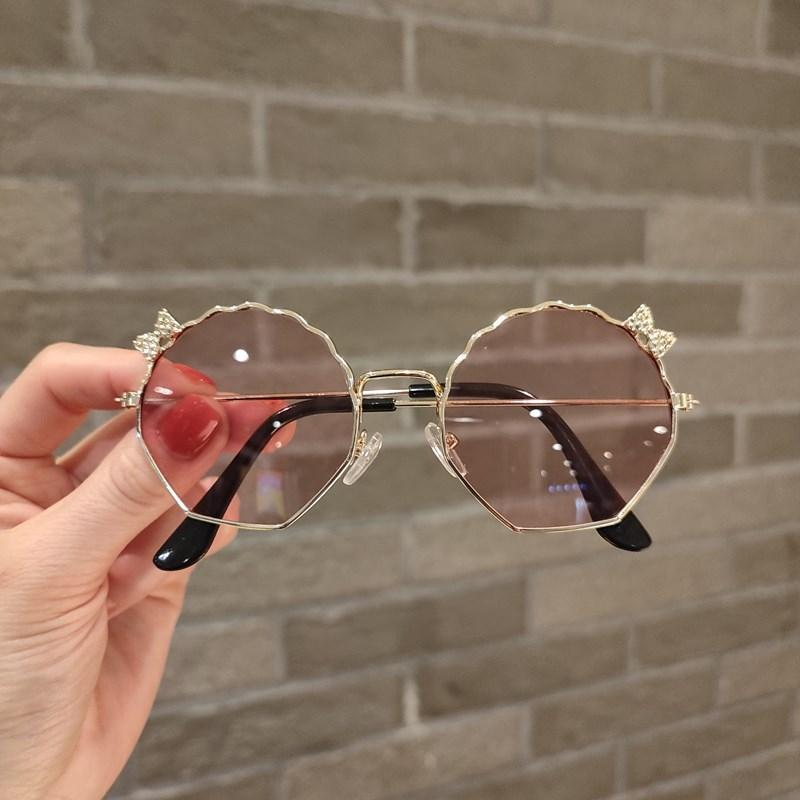 Yeni sevimli fiyonklu çocuk gözlüğü güneş gözlüğü trend moda çok yönlü güneş gözlüğü çocuklar