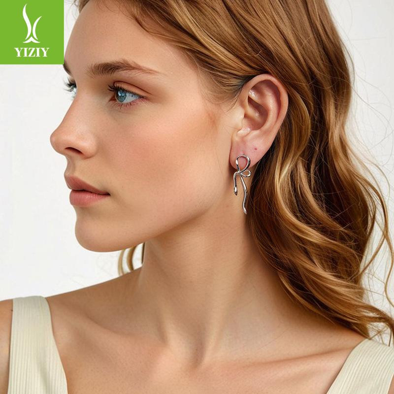 Elegant Bow Stud Earrings For Women, Exquisite Personalized Copper-Plated Platinum Silver Needle Earrings Earrings.