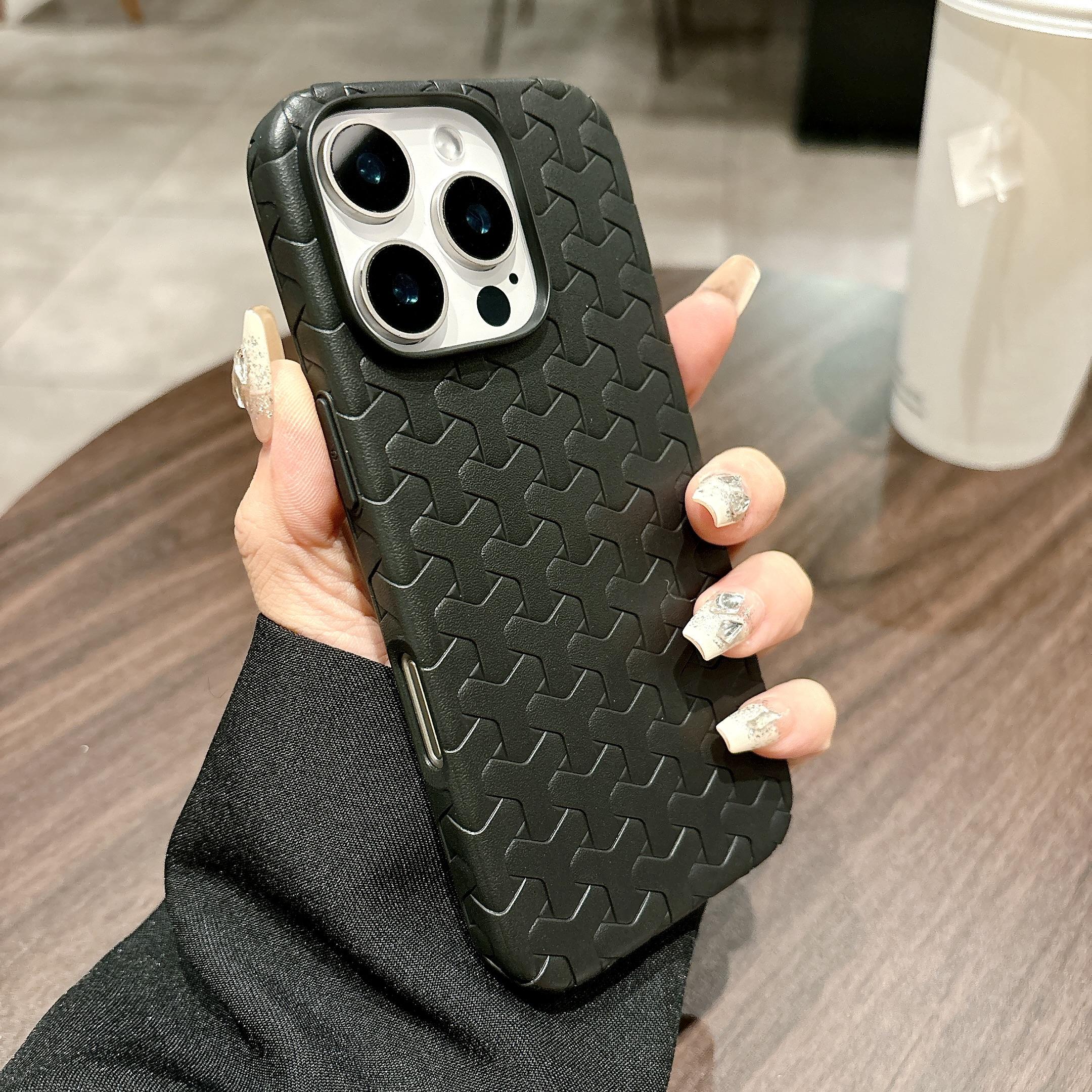 

For iPhone 16 Pro Max Case Y-Shape Textured Anti-Drop Protective TPU Phone Cover Black