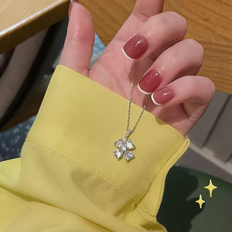 Retro INS Style Multicolor Zircon French Peach Heart Necklace with Diamonds and Titanium Stainless Steel