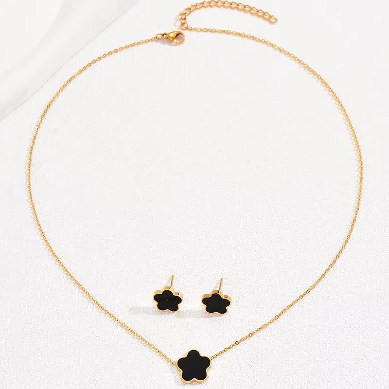 Conjunto de Joyería Minimalista de Trébol de Cuatro Hojas para Mujer Chapado en Oro Esmalte Negro/Blanco Madre Perla Conjunto de Collar y Pendientes