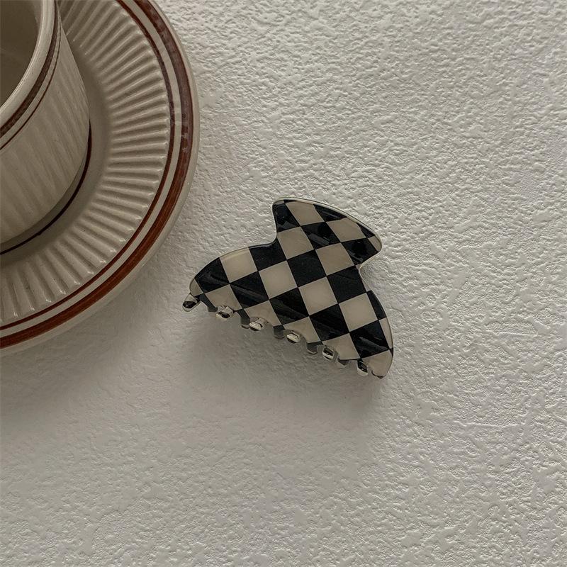 Korean Imitation Acetate High-End Shark Hair Clip - Elegant Hair Accessory for Stylish Looks