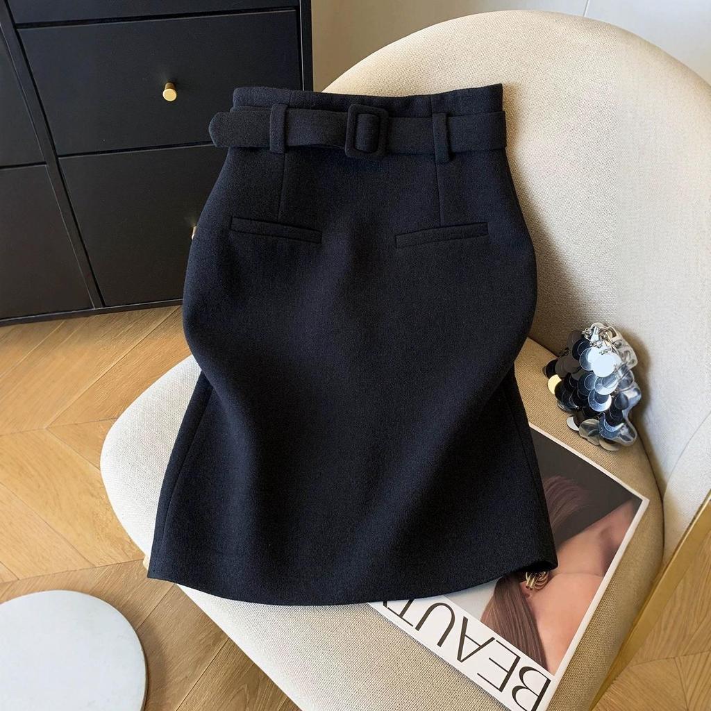 Elegant Autumn/Winter Woolen Straight Tube Skirt: High-Class, Hip-Hugging Design for Women