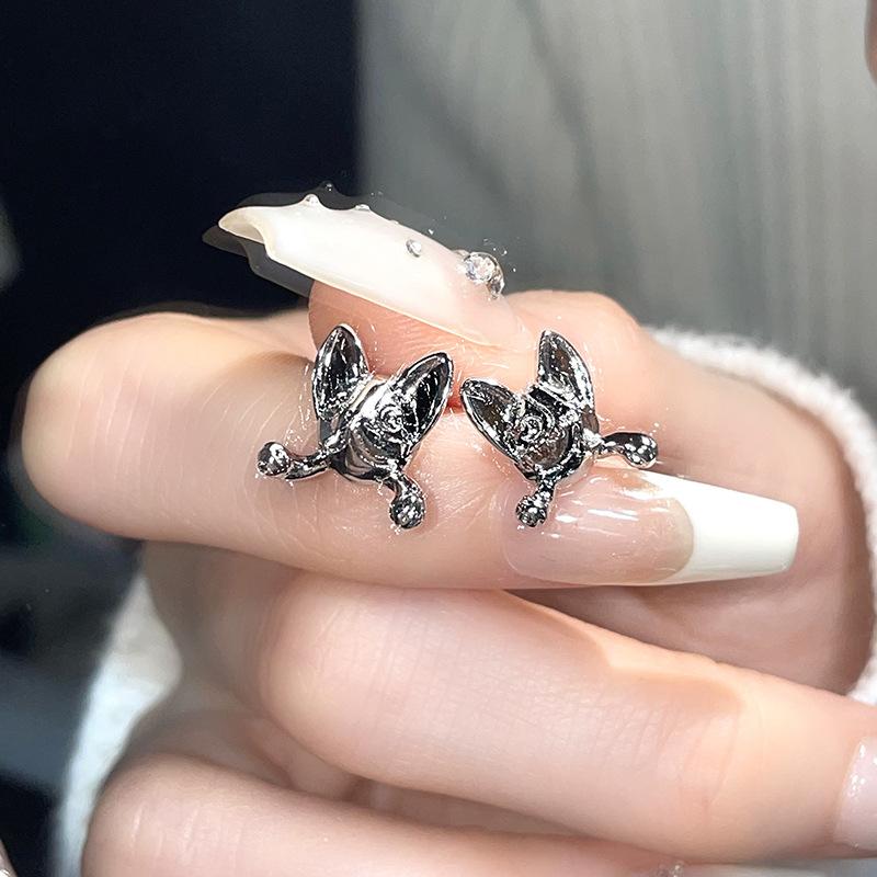 Premium Cat Stud Earrings Female Niche Design Earrings Cold Wind French G Personality Sweet Cool Wind Earrings