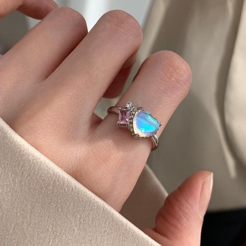 Lightweight Fashionforward Moonstone Agate Ring For Women With Striking Geometric Design