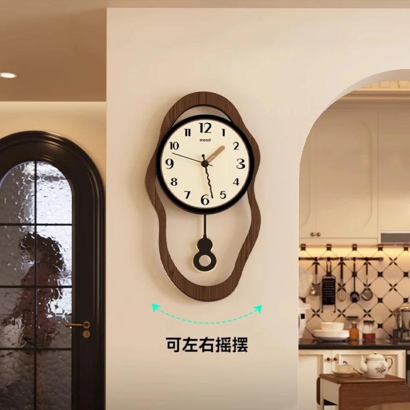 Restaurant Art Retro Wooden Wall Clock Modern Design Swingable Clock for Living Room Decoration Home Decor Silent Clock