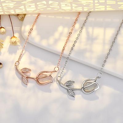 Tulipanhalskjede for kvinner Enkelt Utsøkt Roseblomstdesign Katteøye Kragebeinkjede