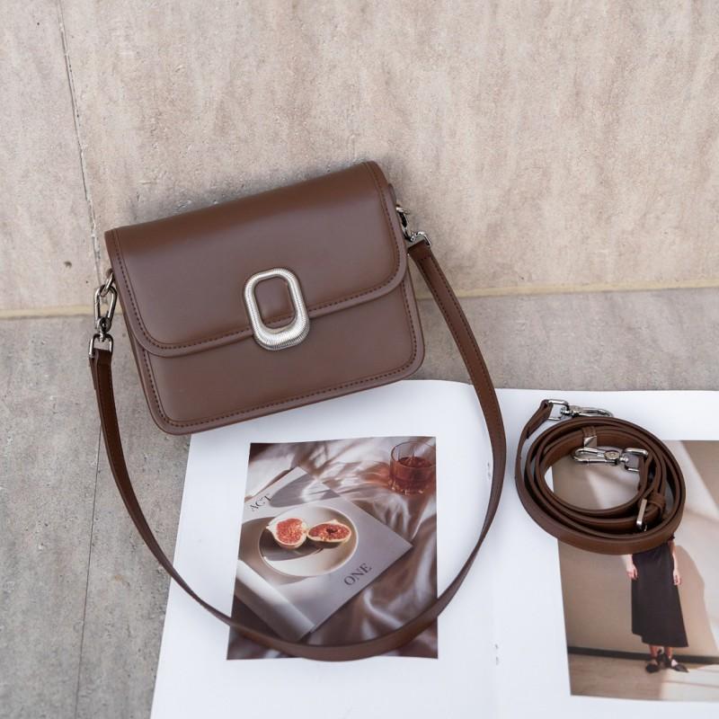 

A Niche High-end Tofu Bag With Fashion Chain Single Shoulder Crossbody Casual Simple Small Square кавовий
