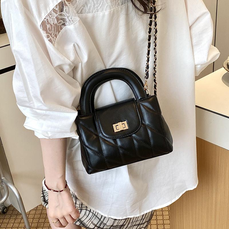 IELGY Diamond Chain Messenger Bag Summer Fashion Commuter Shoulder Handbag