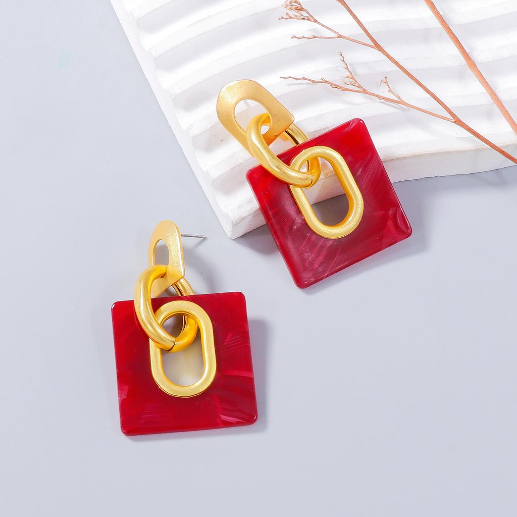 Fashionable geometric earrings