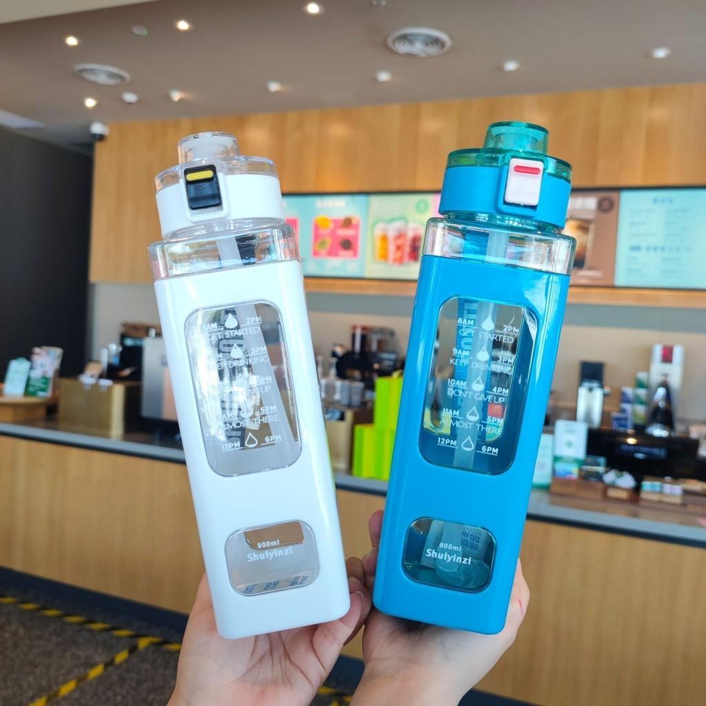 900ml Plastic Portable Water Bottle Cartoon Sealing Straw Lightweight Drinking